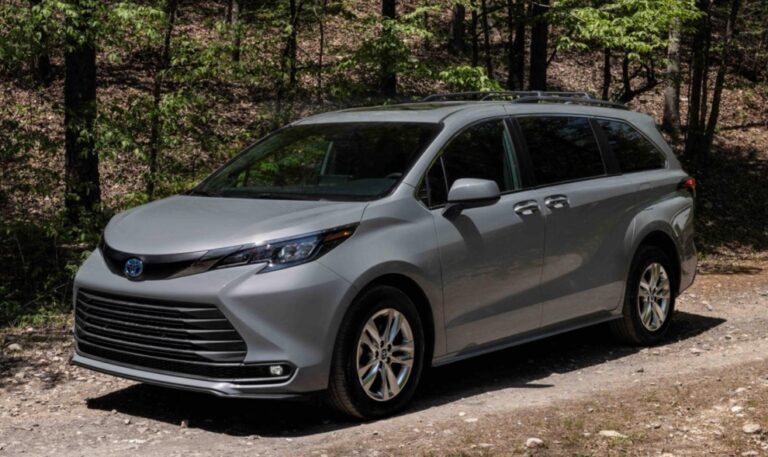 New 2026 Toyota Sienna Pictures